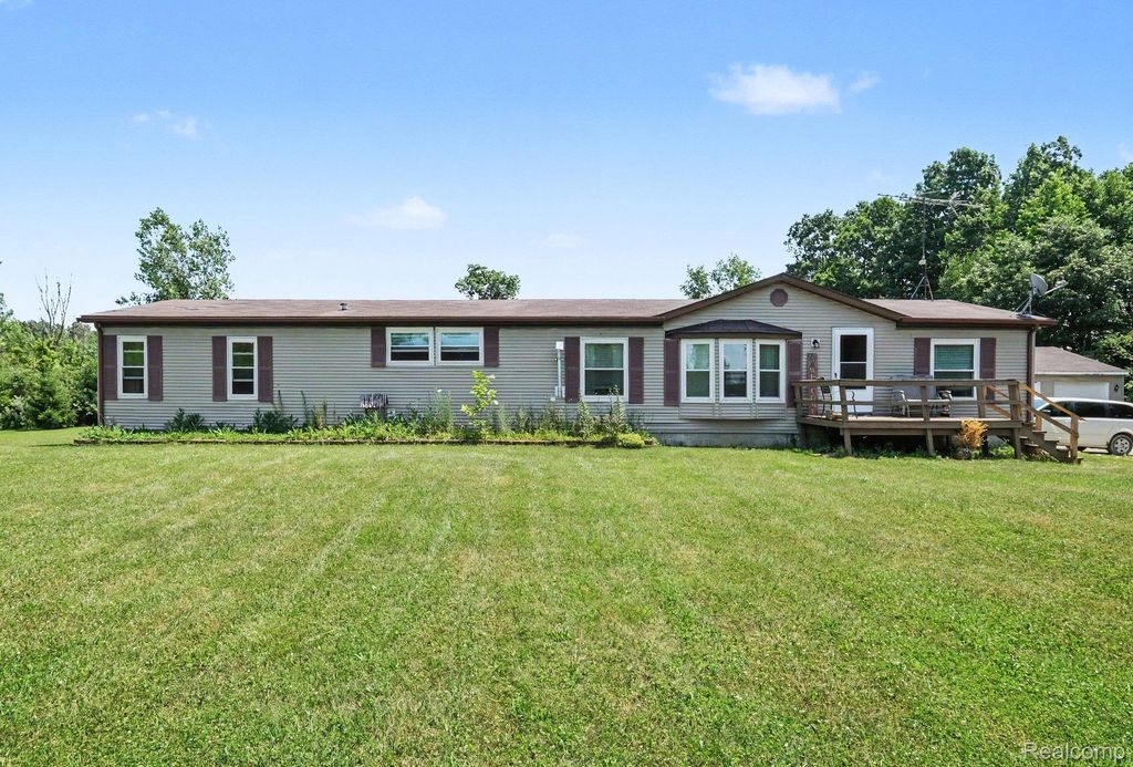 4242 Skelton Road, Deerfield township