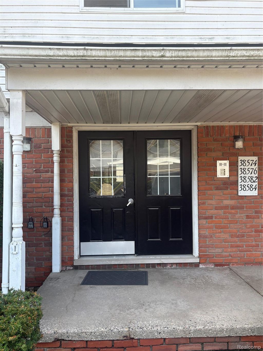 38576 Meadowdale Street, Clinton Township