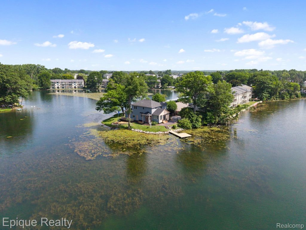 800 Kimberly, Orion charter township