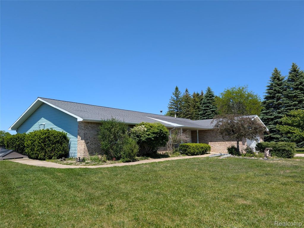6237 Virginia Street, Cass City village
