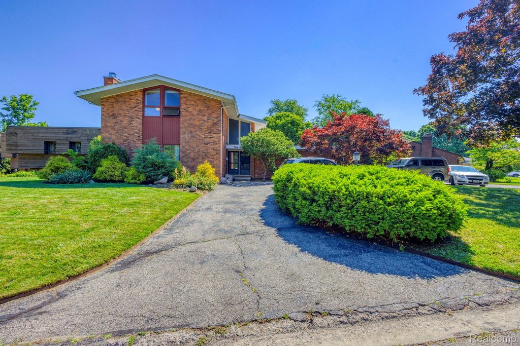 46 W Breitmeyer Place, Mt. Clemens city