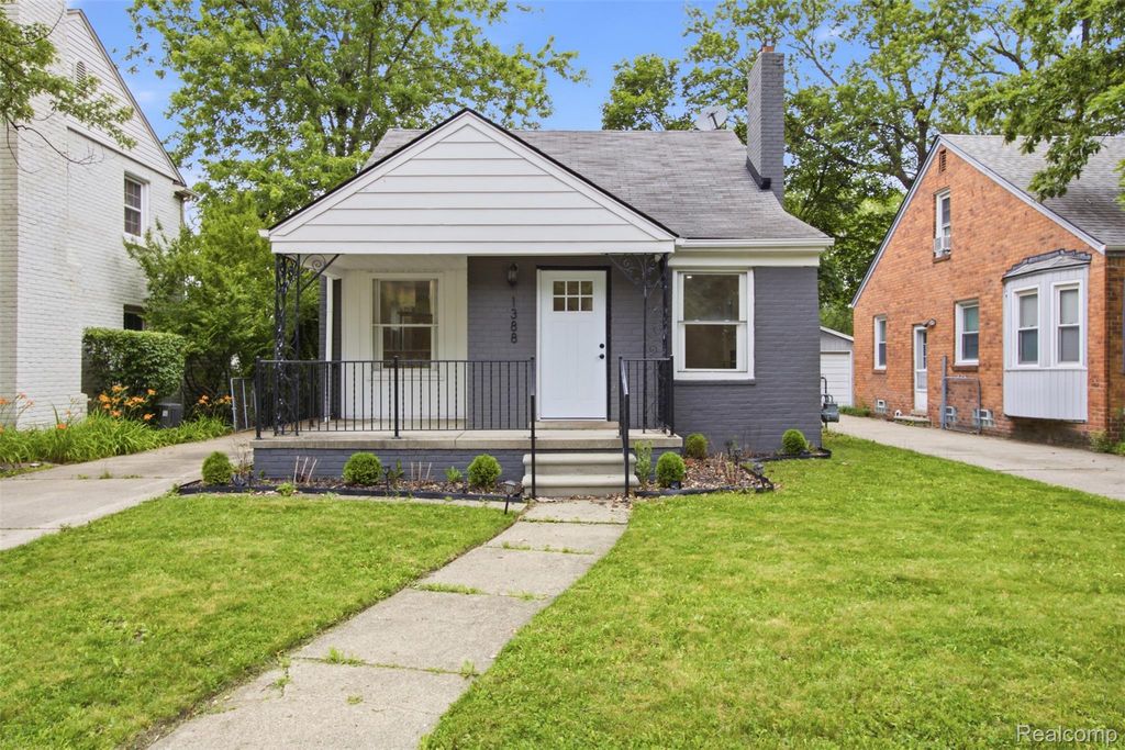 1388 Vernier Road, Grosse Pointe Woods city