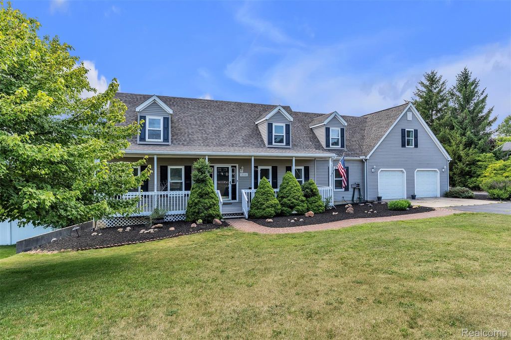 10146 Marshall Road, Green Oak township
