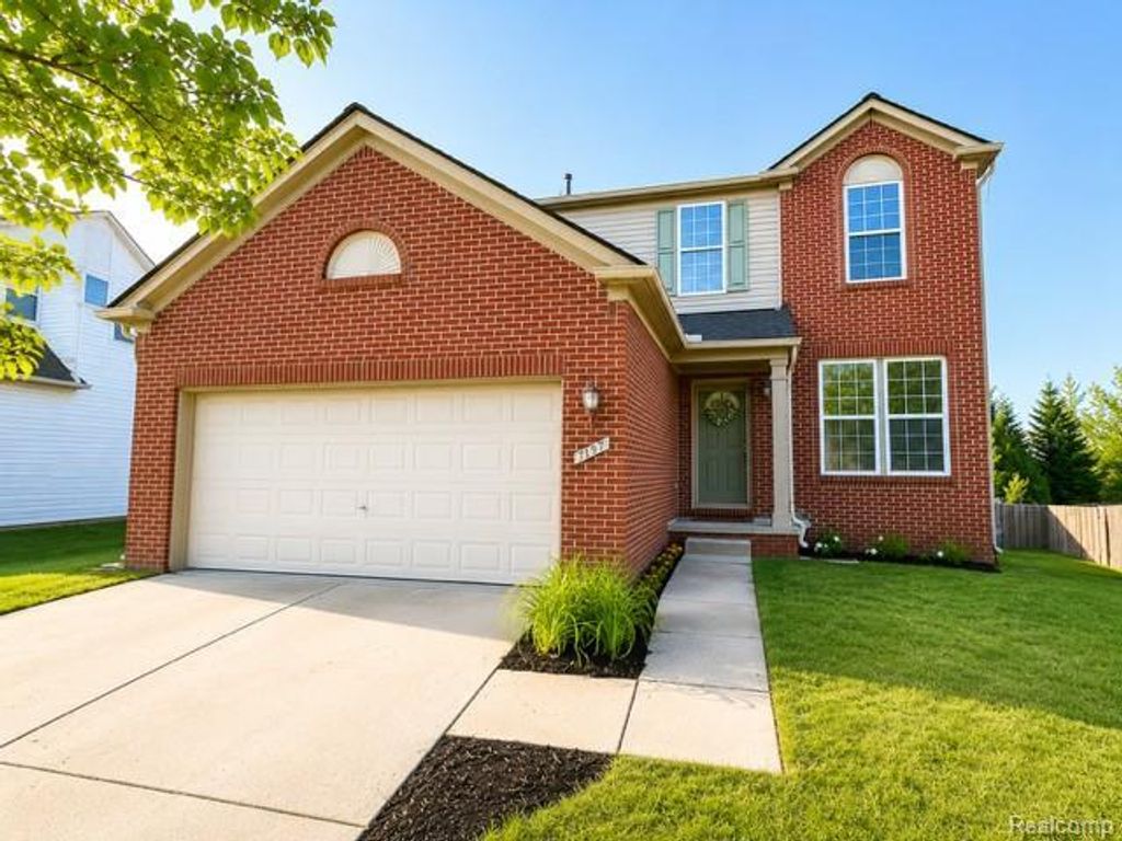 7197 Essex Drive, York charter township