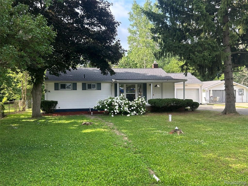 6182 Surrey Lane, Burton city