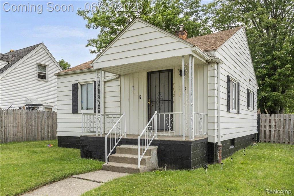7400 Dolphin, Detroit city