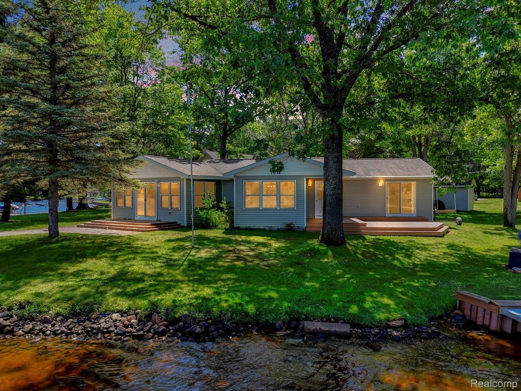 1192 Lake James Drive, Denton township