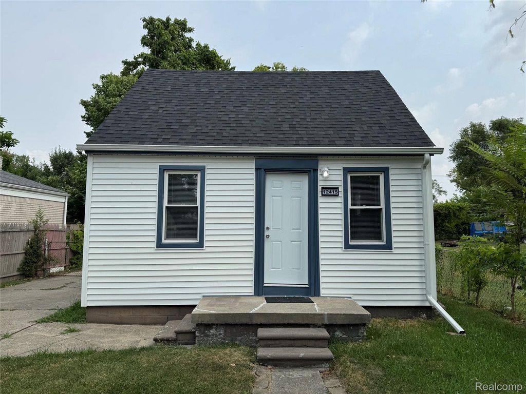 12415 Vernon Avenue, Warren city
