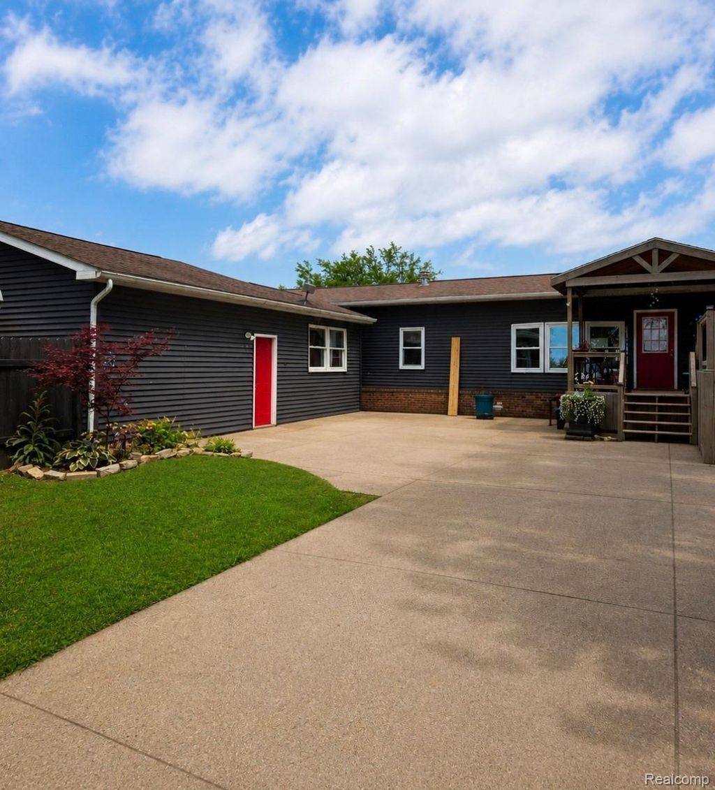 26711 Q Drive N, Clarence township