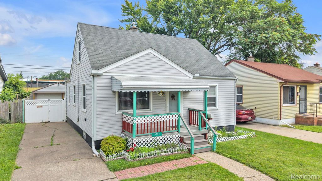 14027 Hobart Avenue, Warren city
