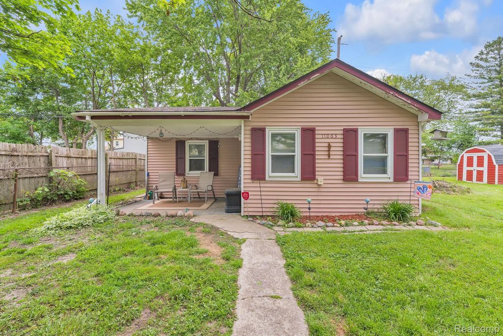 11063 Jackson Street, Taylor city