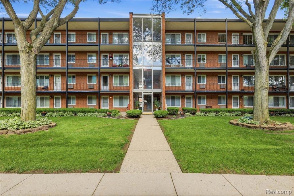 2915 W 13 Mile Road 308, Royal Oak city