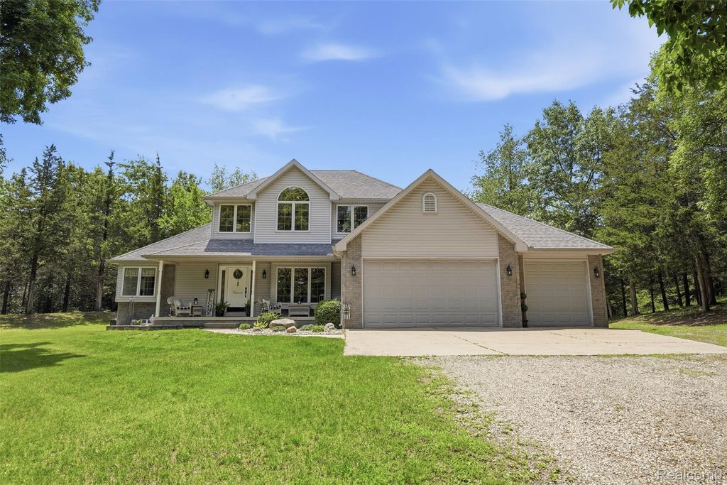 10525 Antcliff Road, Norvell township