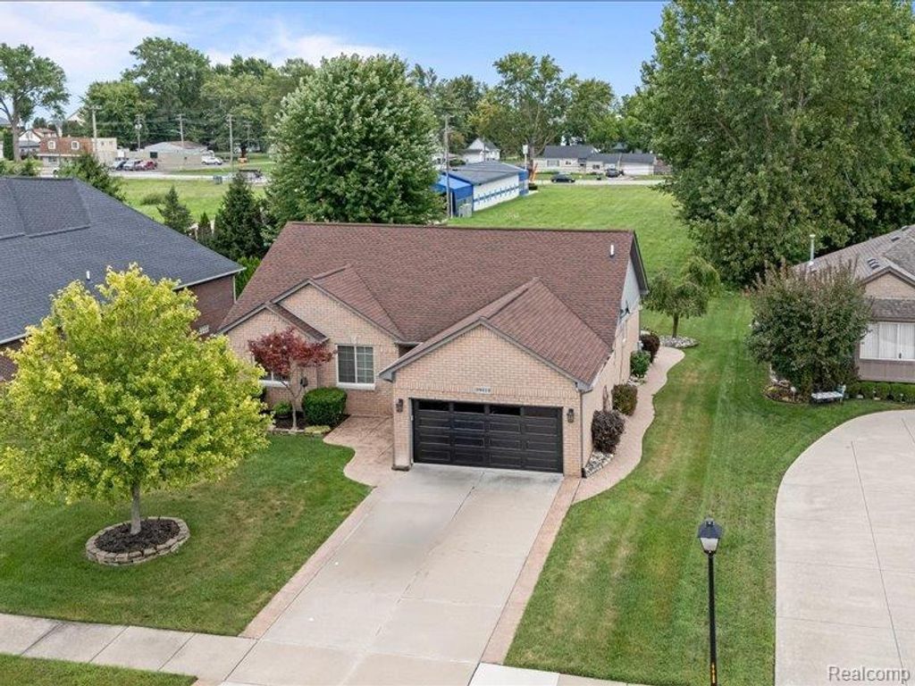 29213 Rachid Lane, Chesterfield township