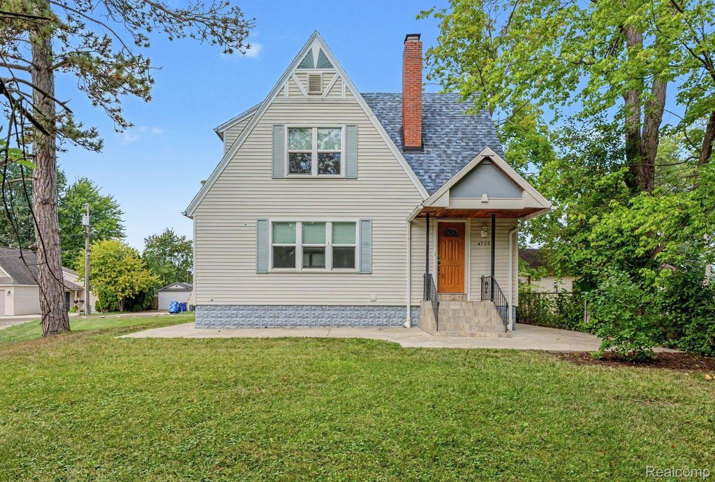 4735 Elizabeth Lake Road, Waterford
