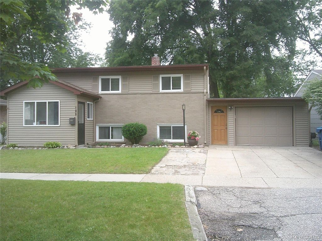 105 N Corbin Street, Holly village