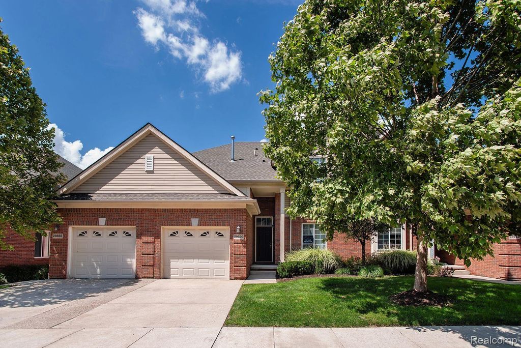 29509 Woodpark Circle, Warren city