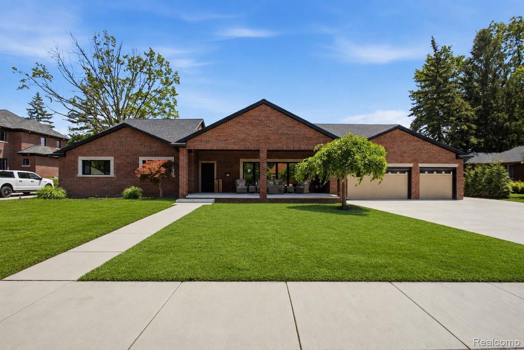 600 Woodcrest Drive, Dearborn city