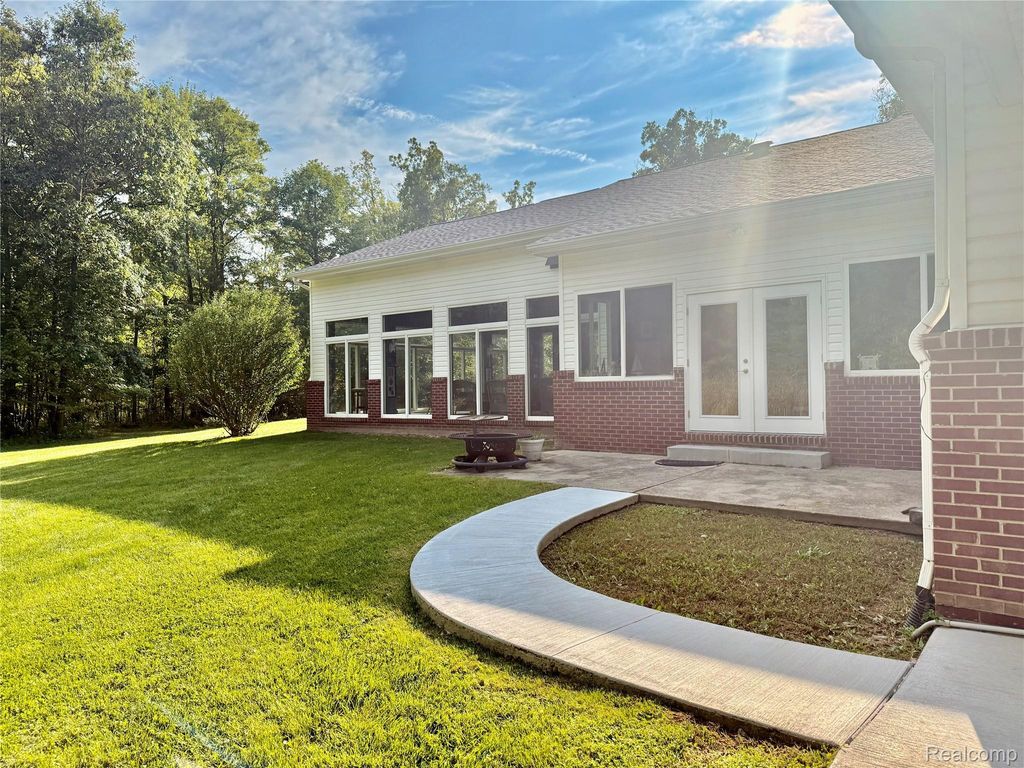 1621 Preservation Lane, St. Clair
