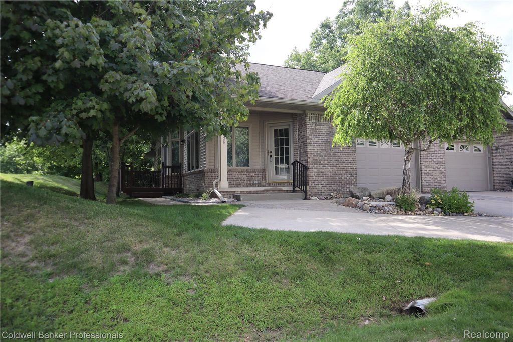13368 Julie Anne Court 1, Fenton charter township