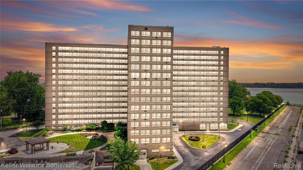 8900 Jefferson Avenue 204, Detroit city