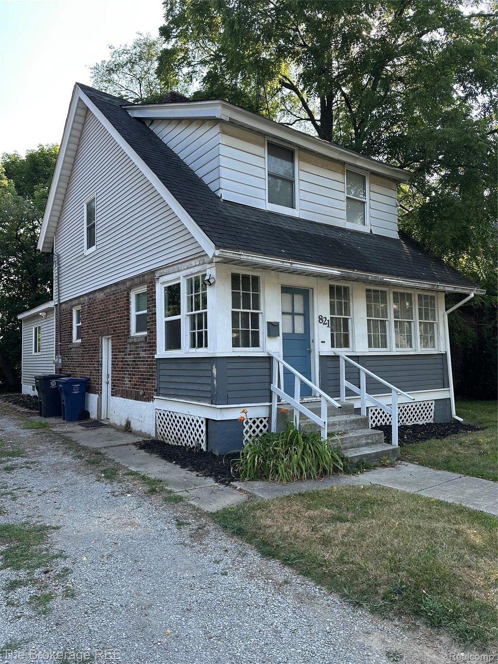821 N Chevrolet Avenue, Flint city
