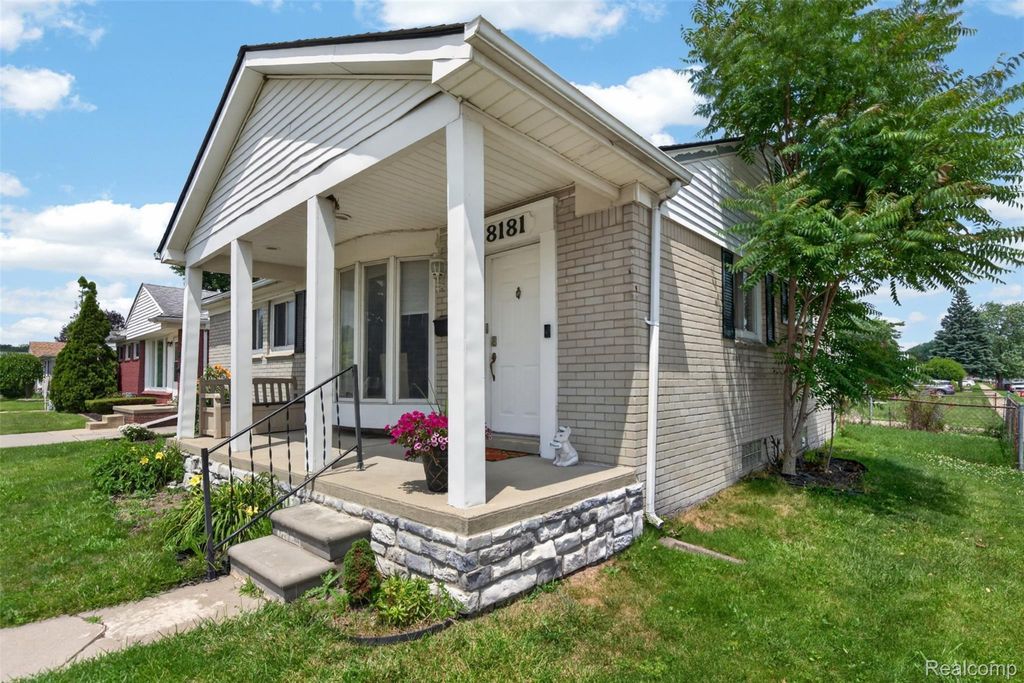 18181 Buckhannon Street, Roseville