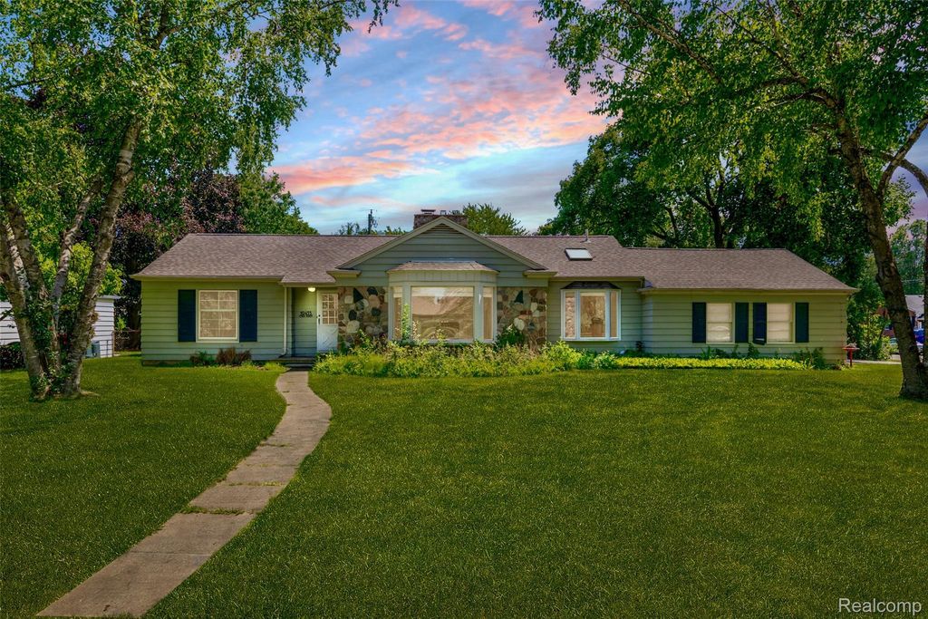 19455 Coral Gables Street, Southfield city