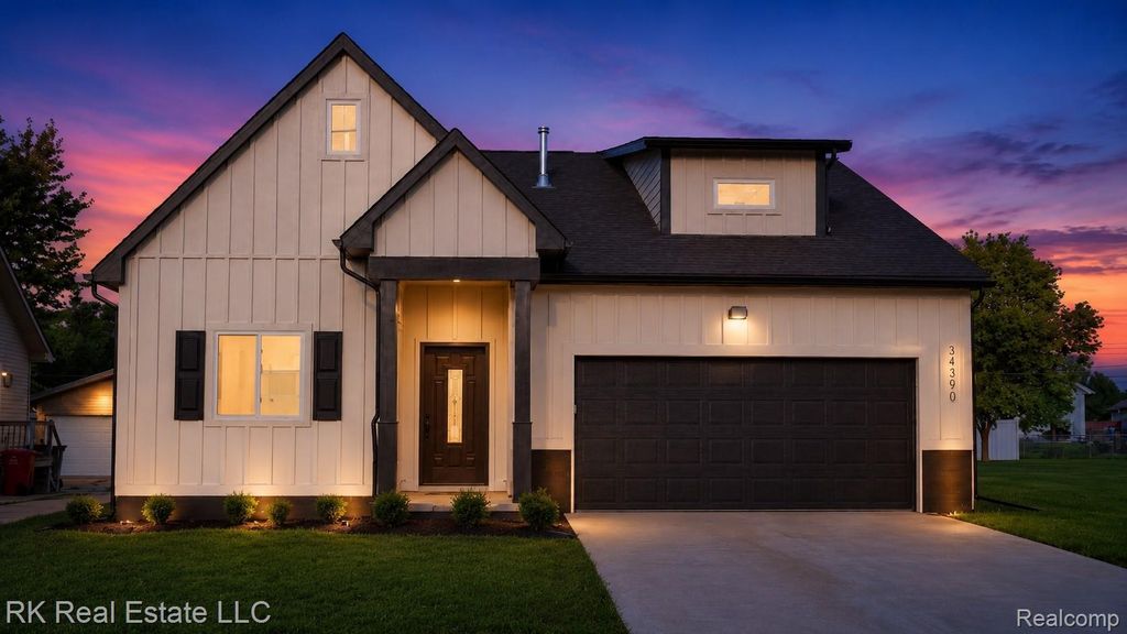 34390 Maynard Street, Clinton charter township