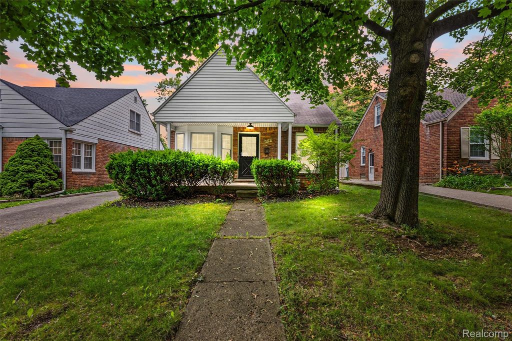 414 Aqua Court, Royal Oak city
