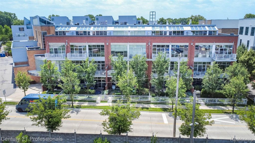 322 E Harrison Avenue 20, Royal Oak