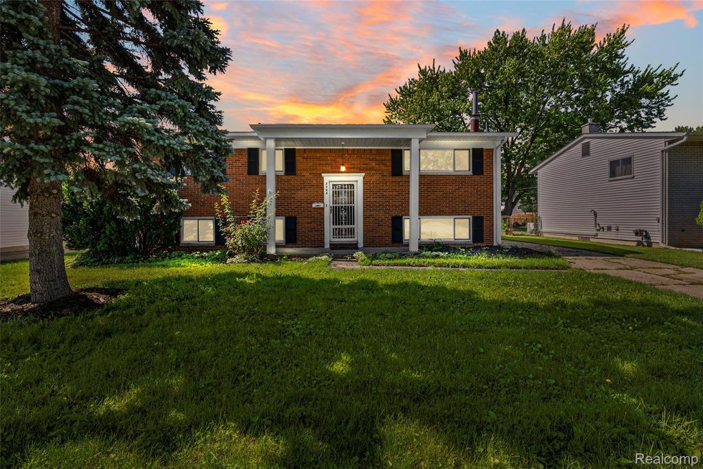 2268 Serra Drive, Sterling Heights city
