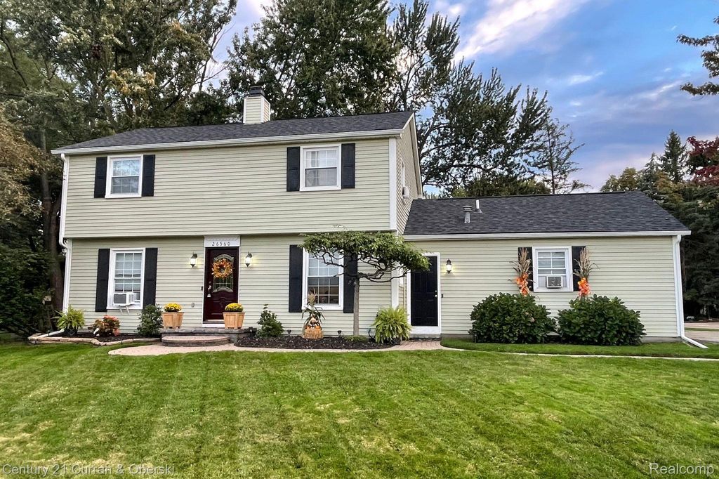 26560 Acacia Street, Harrison charter township
