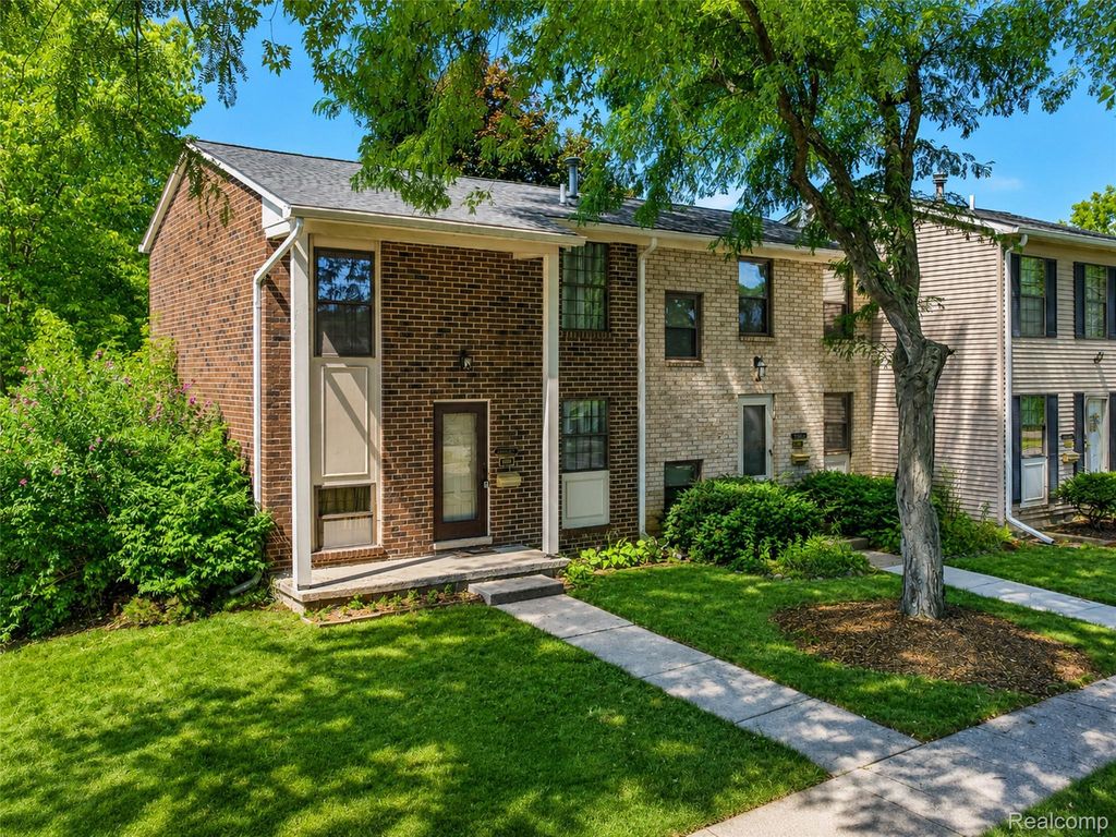 8358 Lakeview Court, Ypsilanti