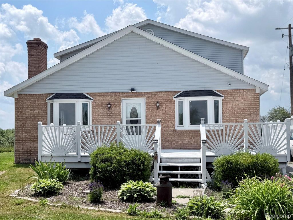 10865 Norman Road, Yale city