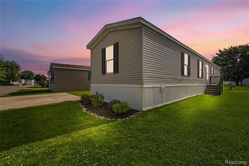 46545 Le Grande Boulevard 978, Macomb township