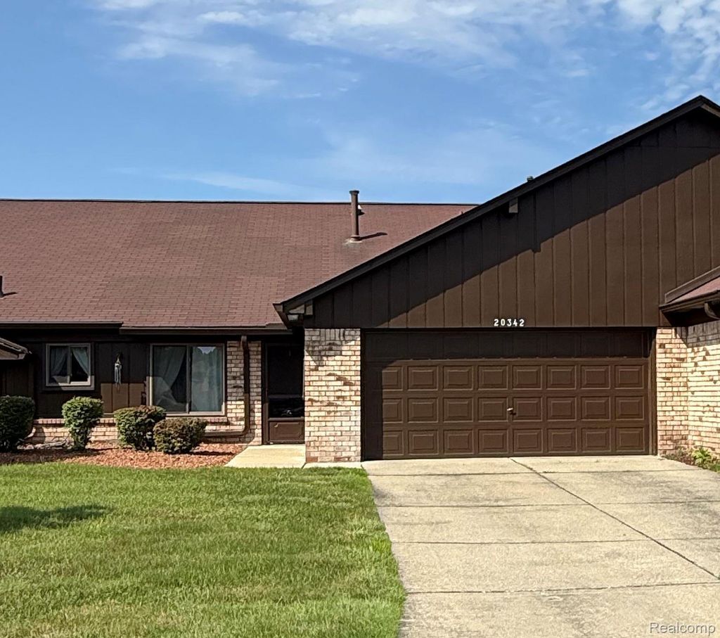 20342 Pine Meadow Drive, Clinton Township