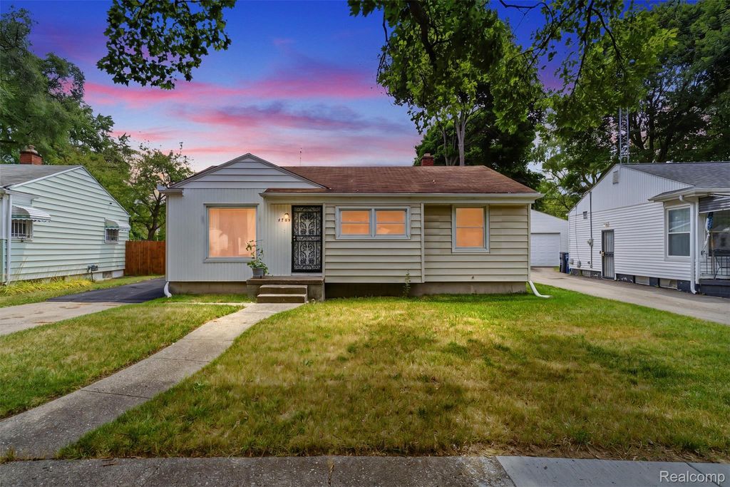 4722 Birchcrest Drive, Flint city