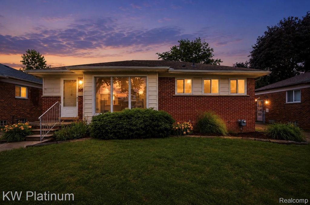 25718 Harmon Street, St. Clair Shores city