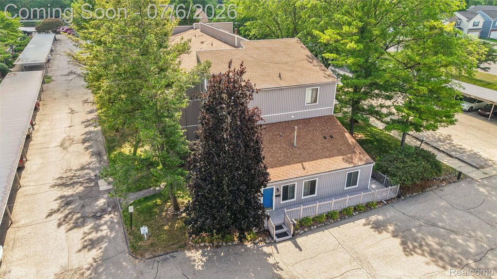 9597 Harbour Cove Court 105, Ypsilanti