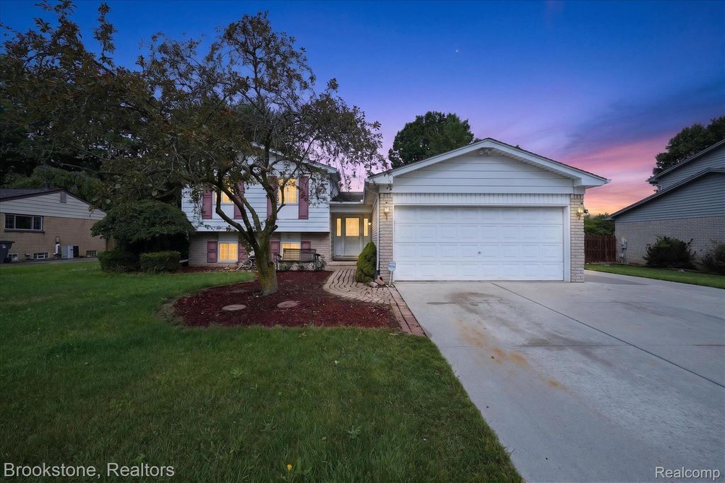39795 Waldorf Drive, Clinton charter township