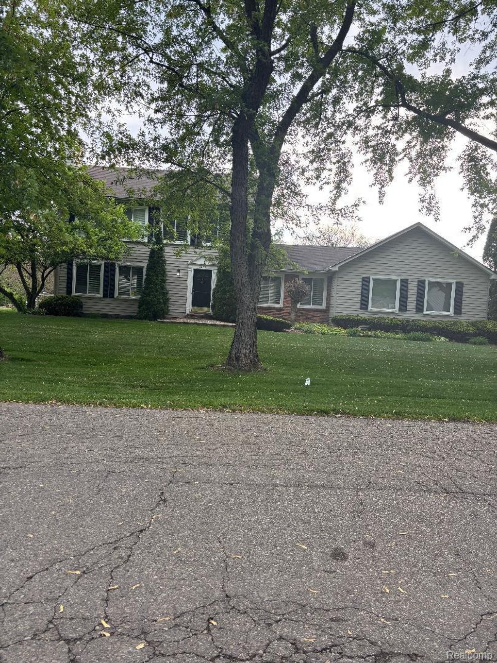 36715 Paddock Drive, Clinton charter township