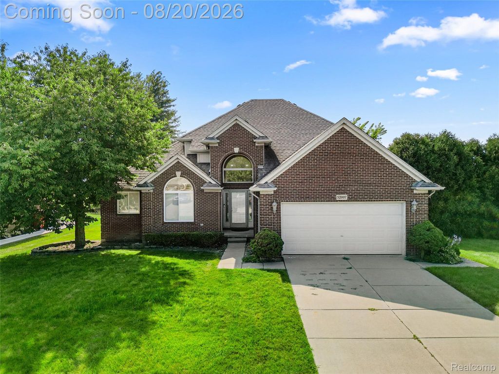 52007 Plum Creek Drive, Chesterfield township