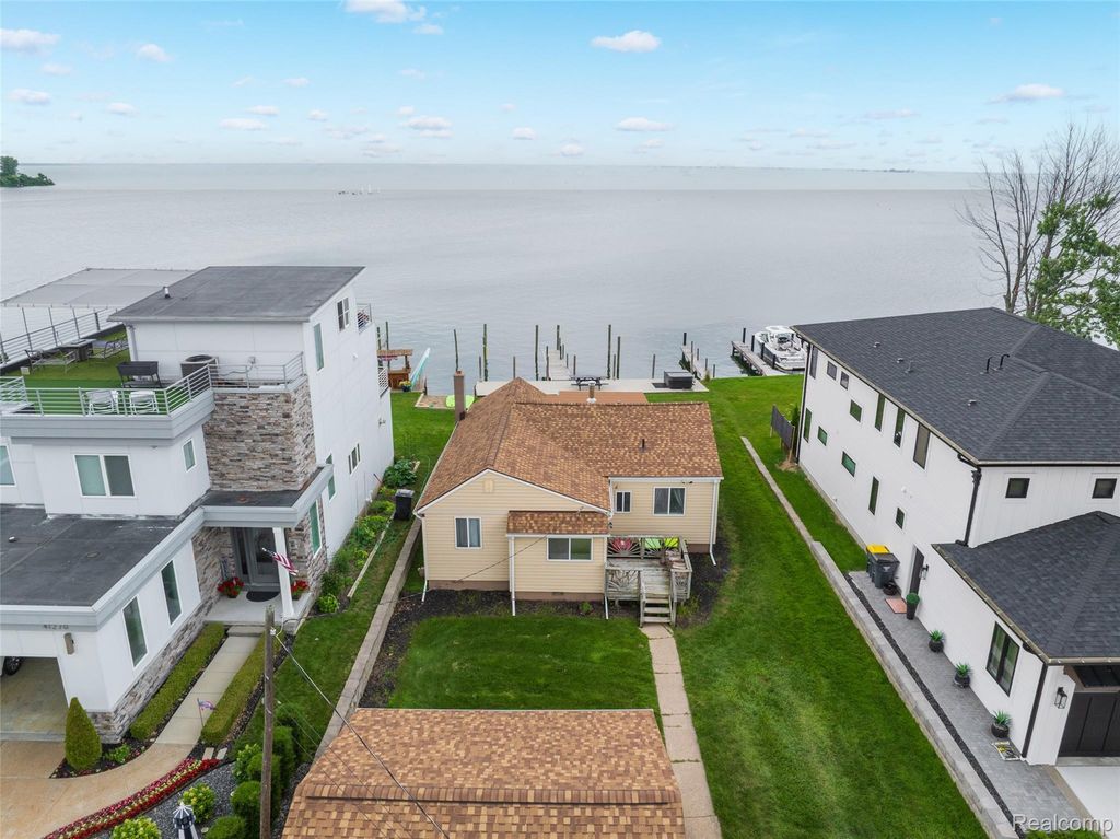 41260 Conger Bay Drive, Harrison charter township
