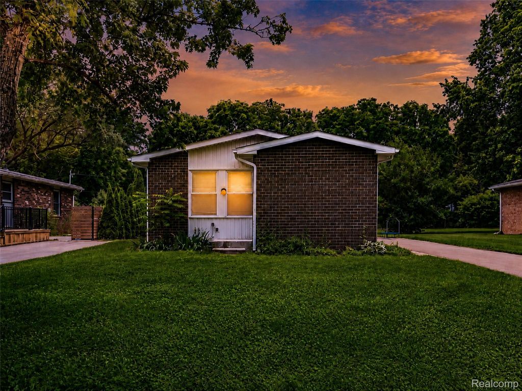 3120 La Salle Drive, Ann Arbor city