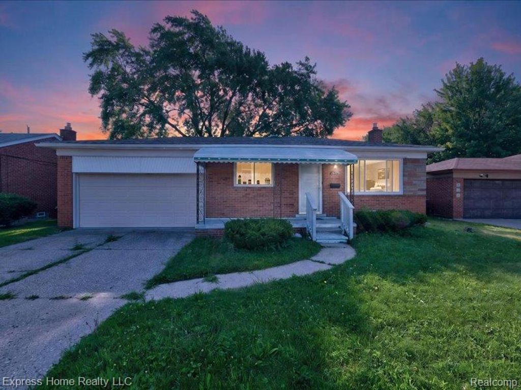 26478 Richard Drive, Warren city