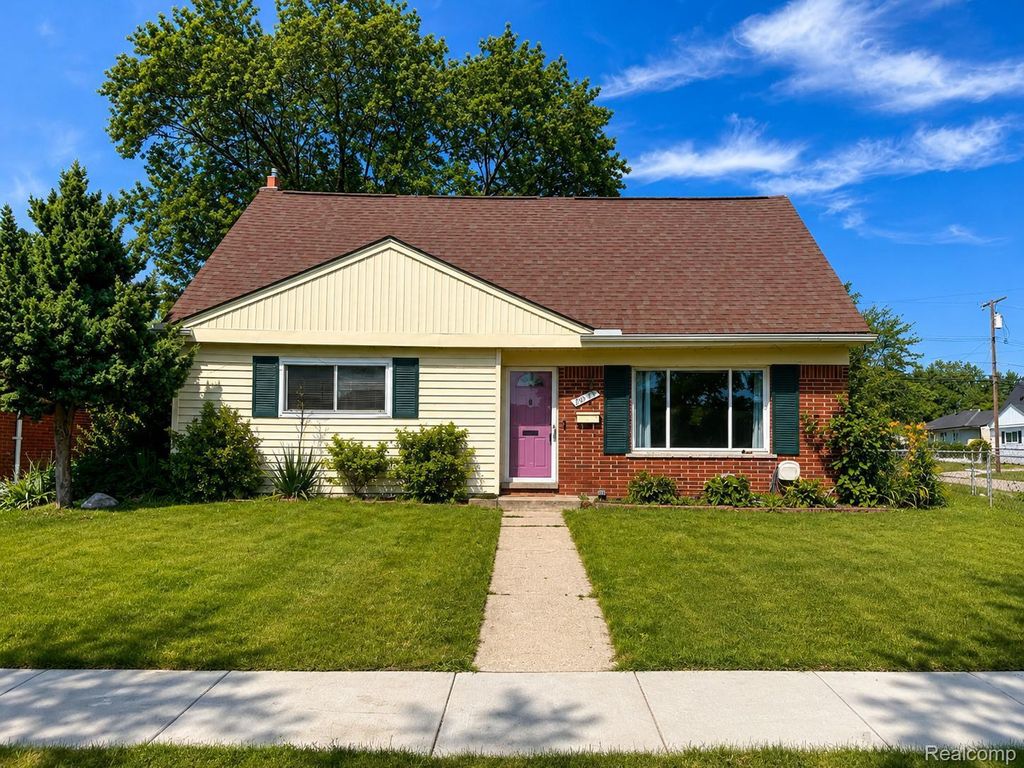 29143 Dover Avenue, Warren city