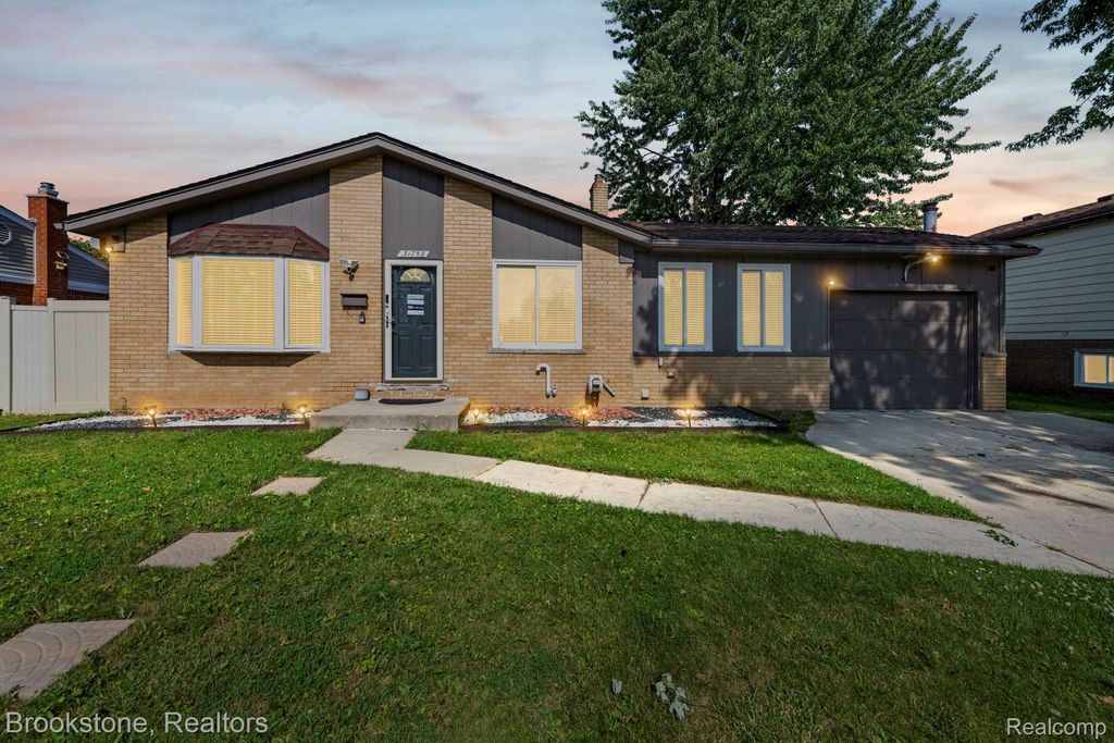 31758 Eiffel Avenue, Warren city