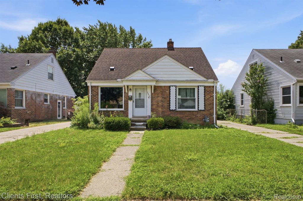24621 Carlysle Street, Dearborn city