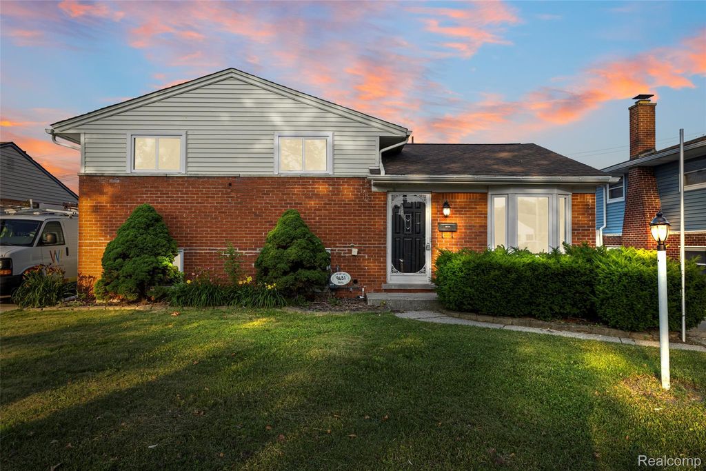 9651 Blaty Street, Taylor city